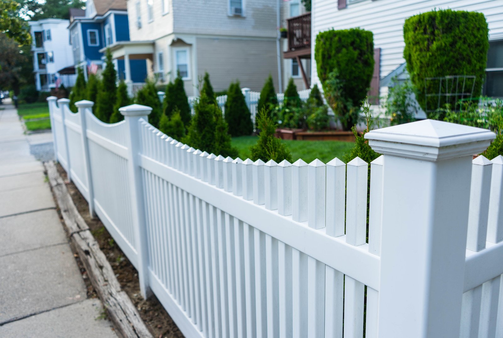 Fencing for Florida Homes: Choosing the Right Fence for Privacy and Security